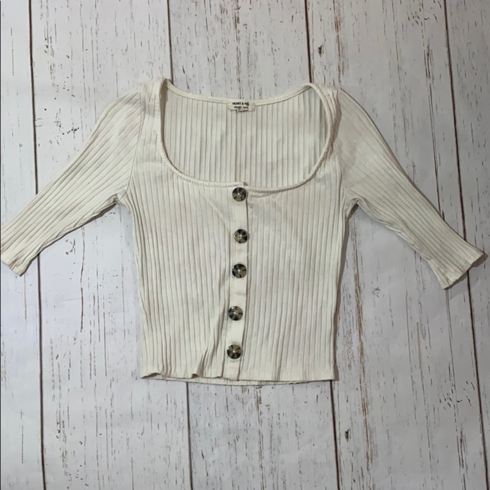 Off white 3/4 sleeve top